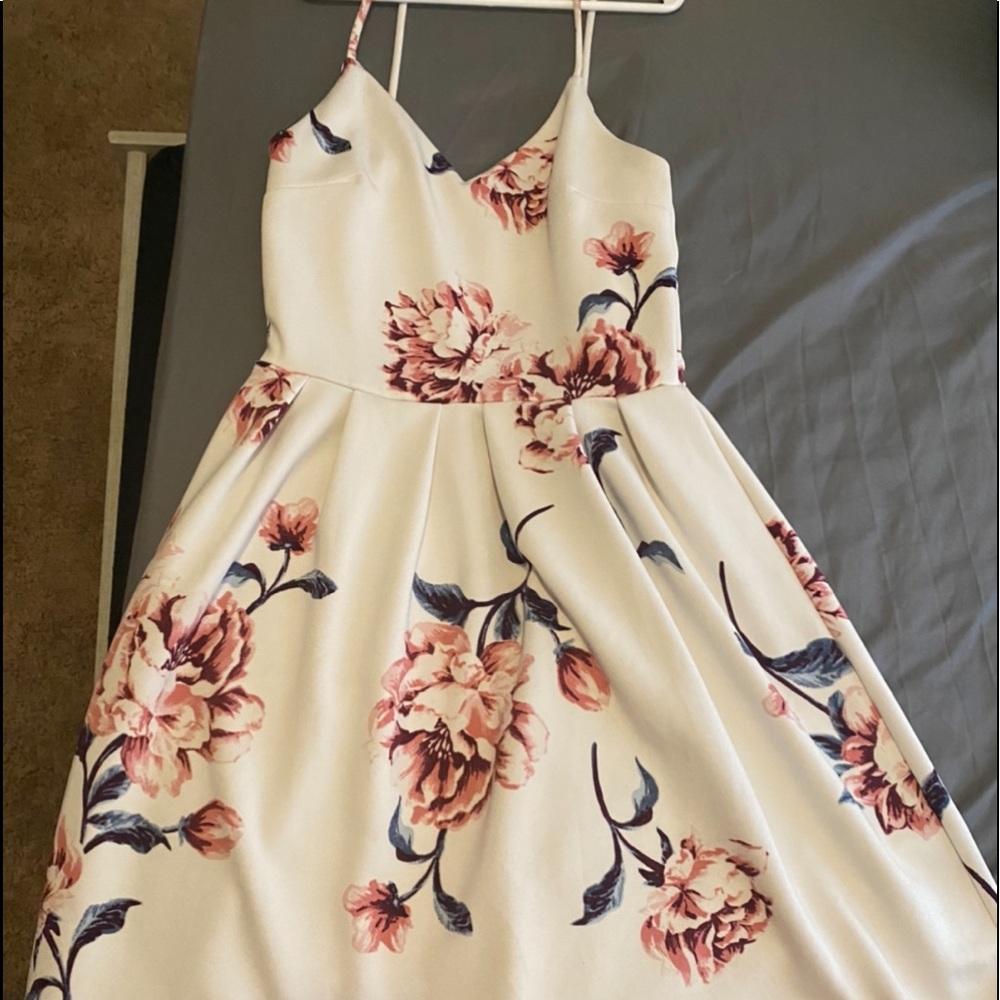 I am selling this mini dress.